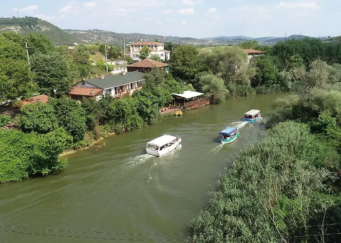 Masal Evi 모텔 아그바