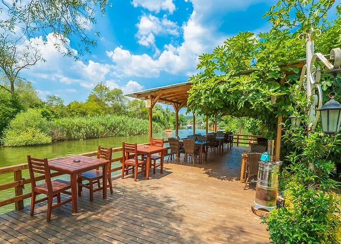 Masal Evi 모텔 아그바